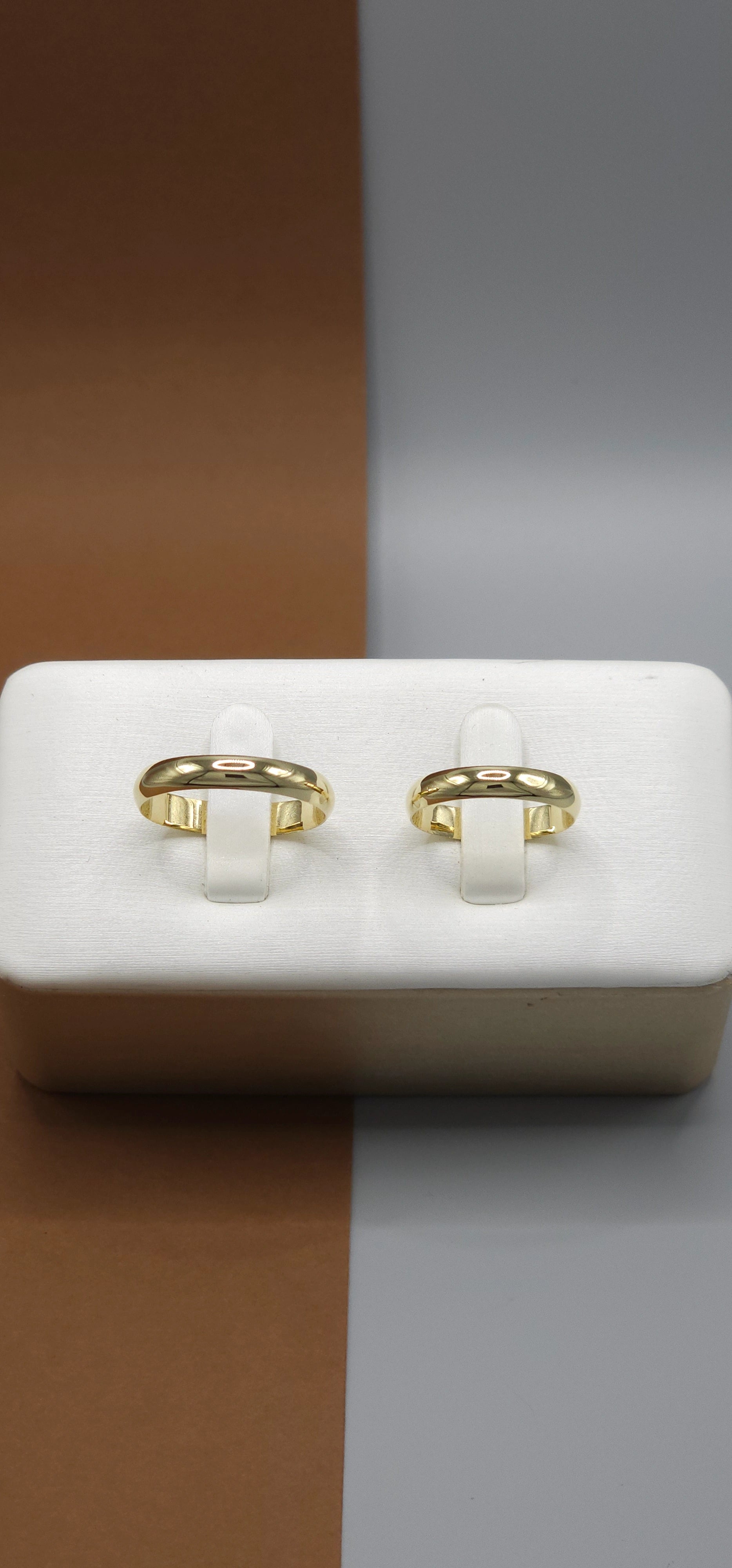 O Par de Aliança Tradicional 4mm em (OURO 18KT)
