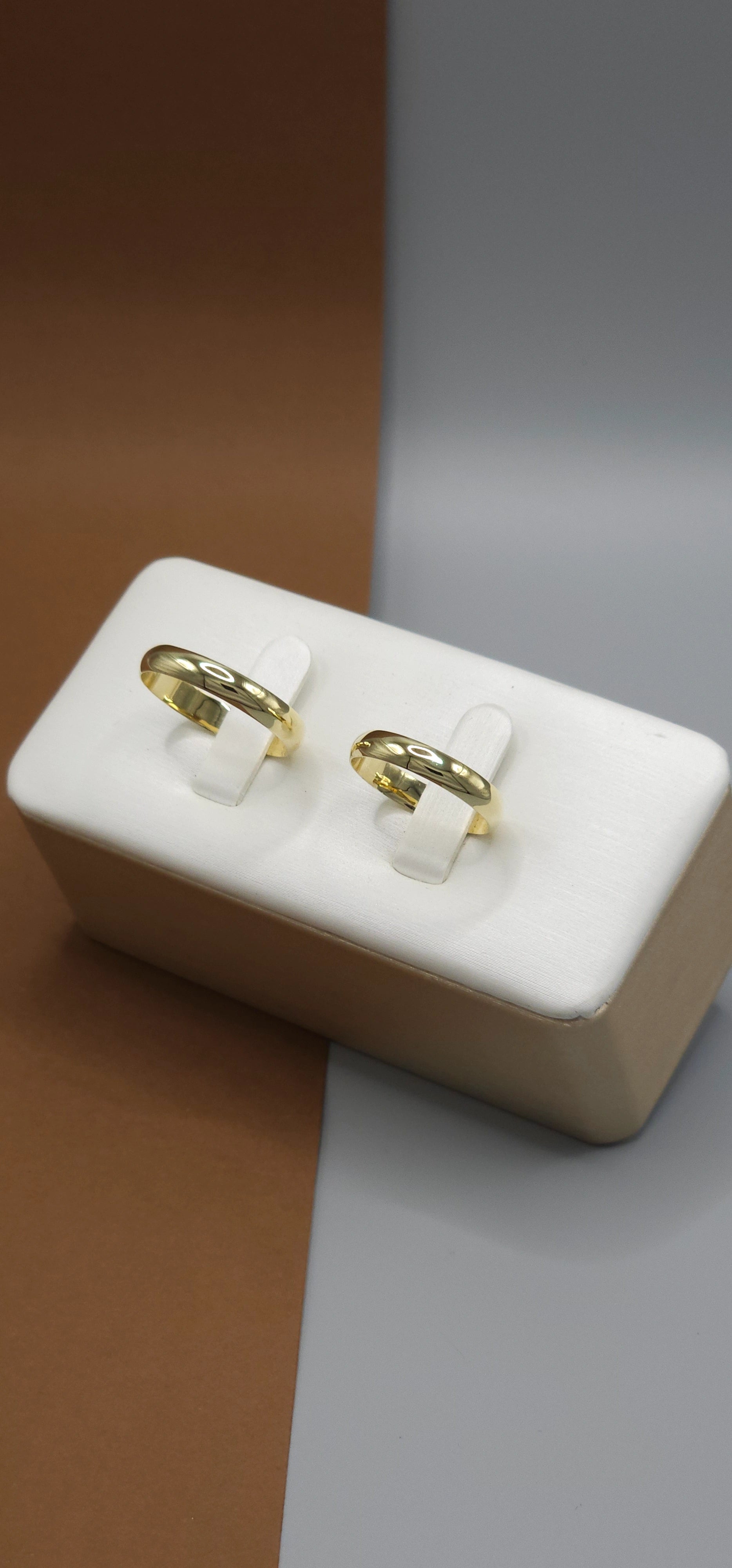 O Par de Aliança Tradicional 4mm em (OURO 18KT)