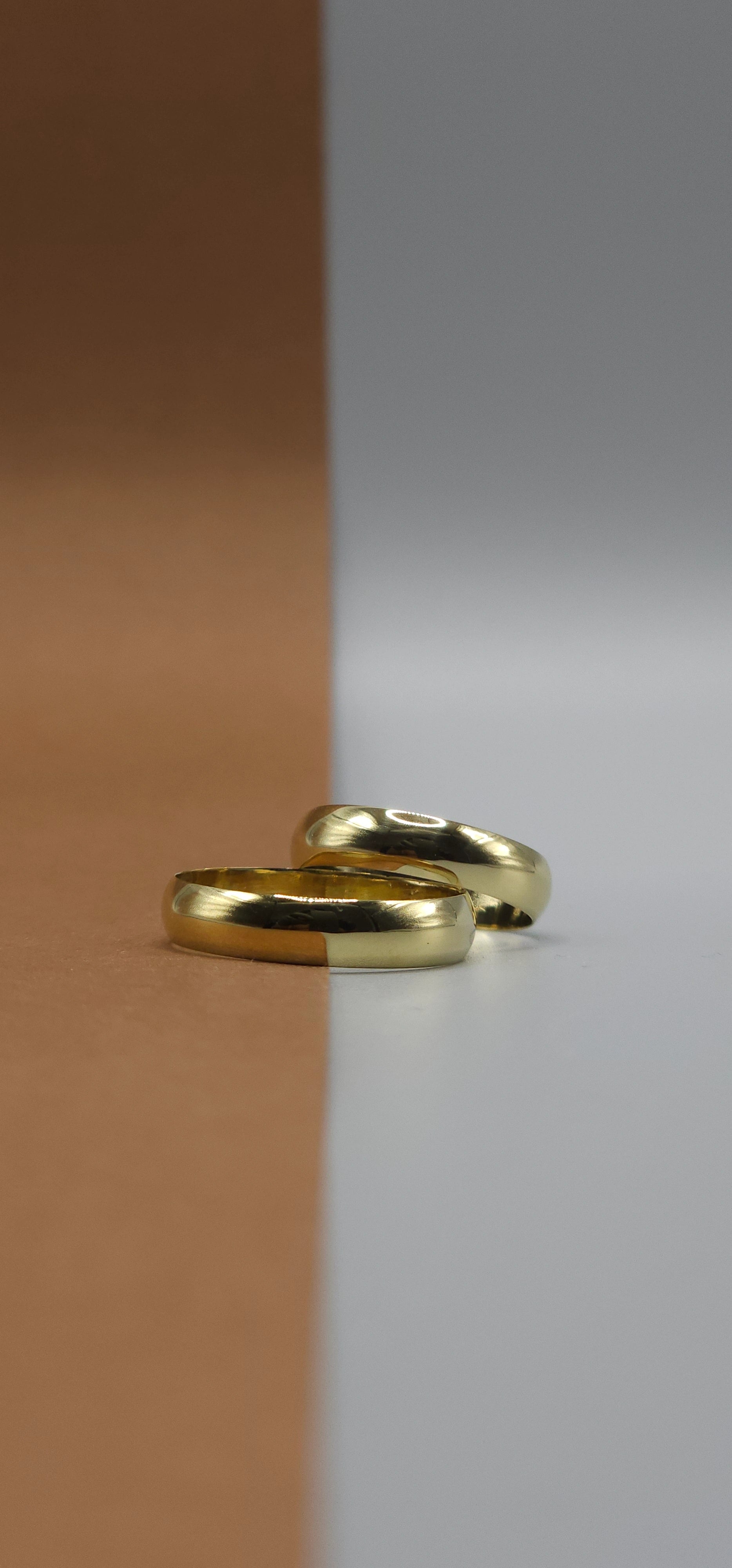 O Par de Aliança Tradicional 4.5mm em (OURO 18KT)