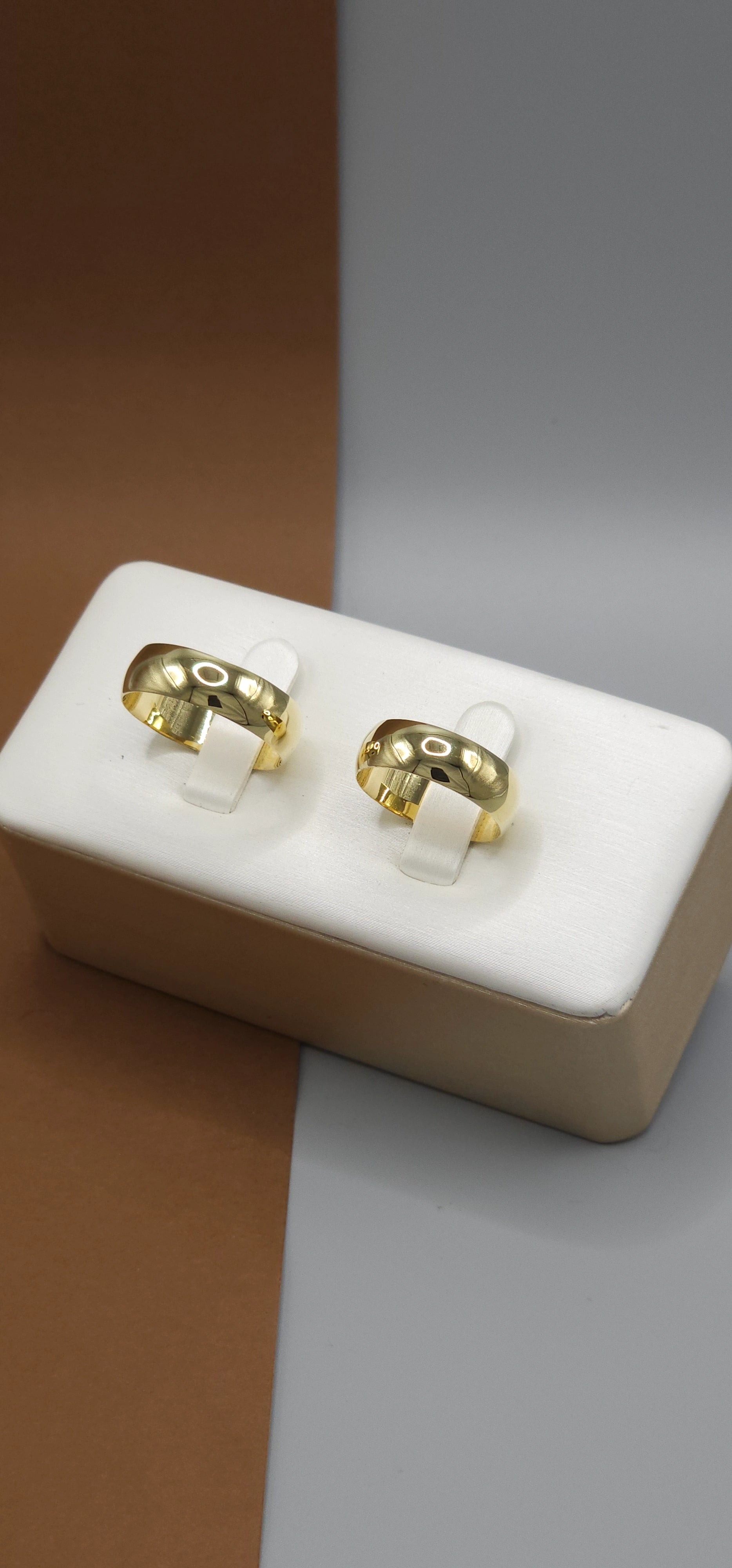 O Par de Alianças Tradicional 6mm em (OURO 18KT)