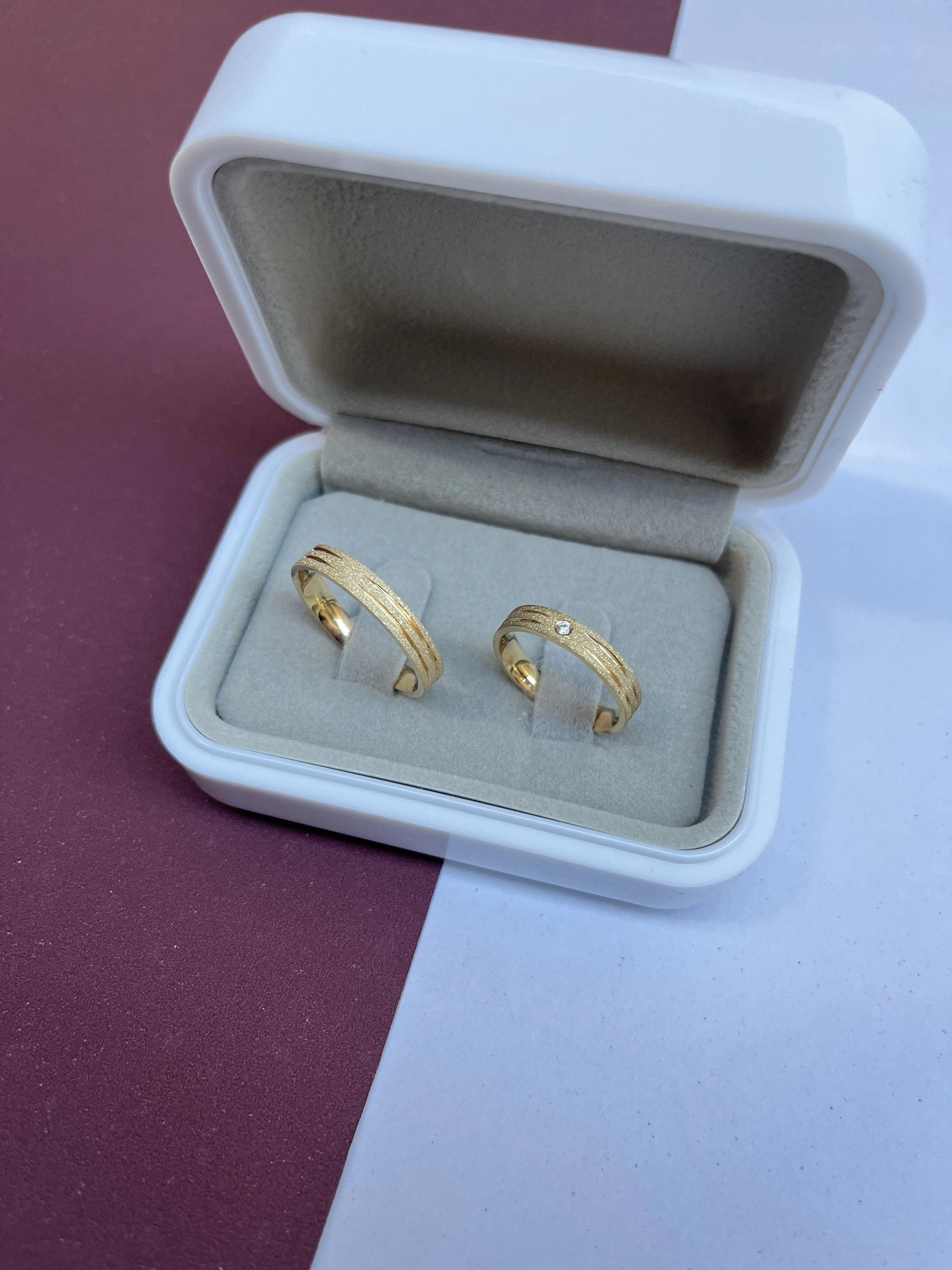 O Par de Aliança de Casamento em (OURO 18KT)