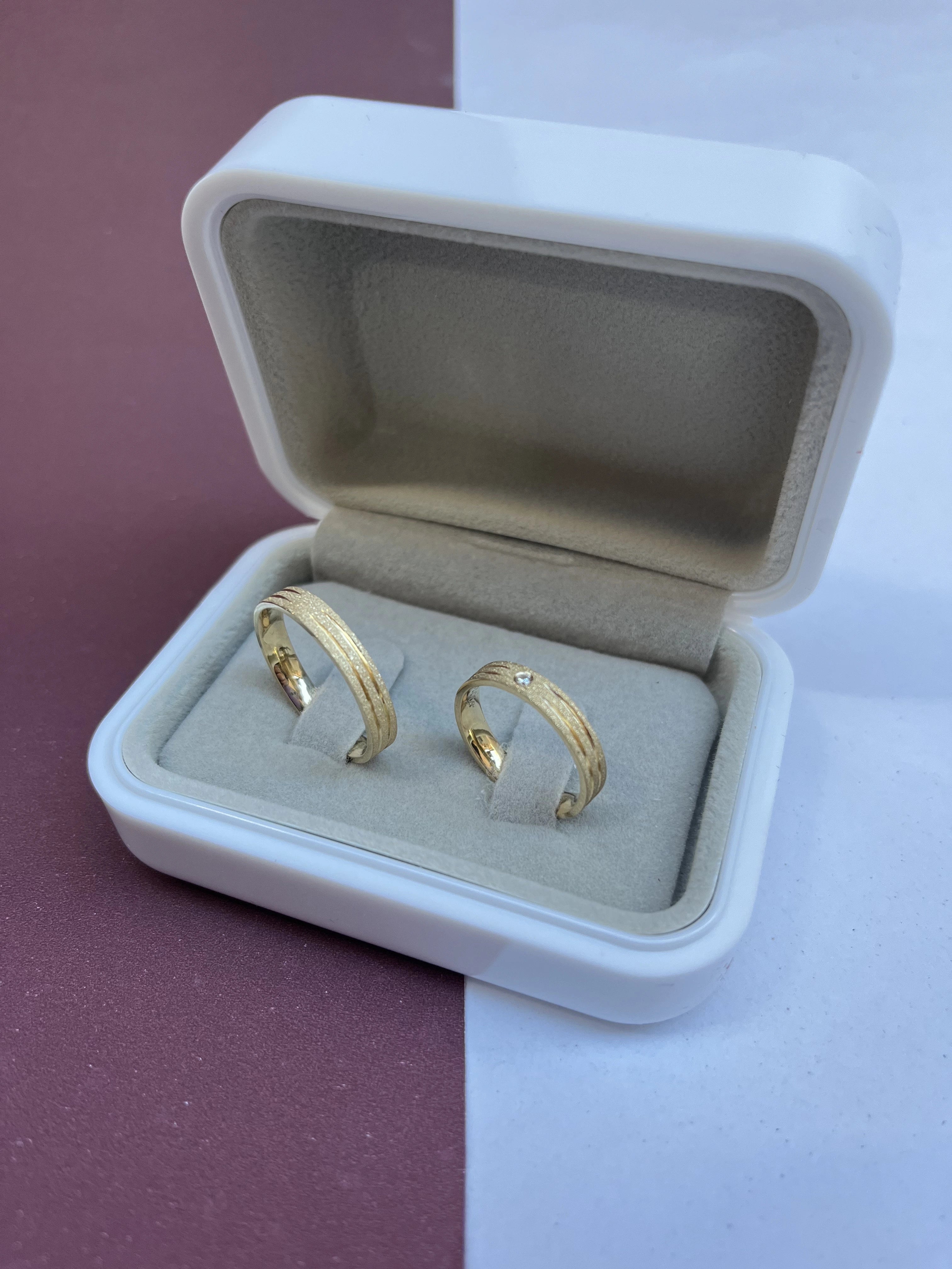 O Par de Aliança de Casamento em (OURO 18KT)