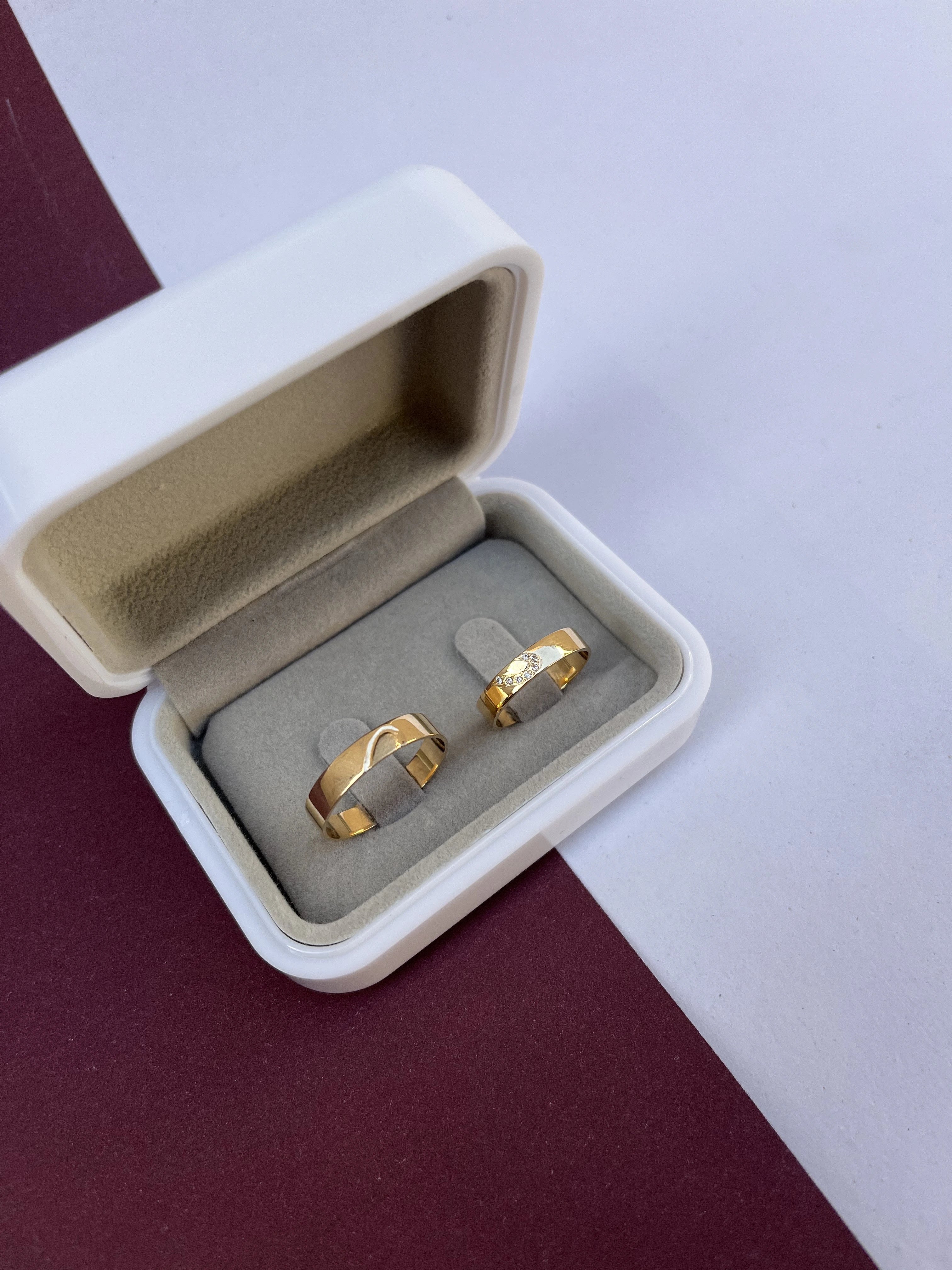 O Par de Aliança de Ouro Coração em (OURO 18KT)